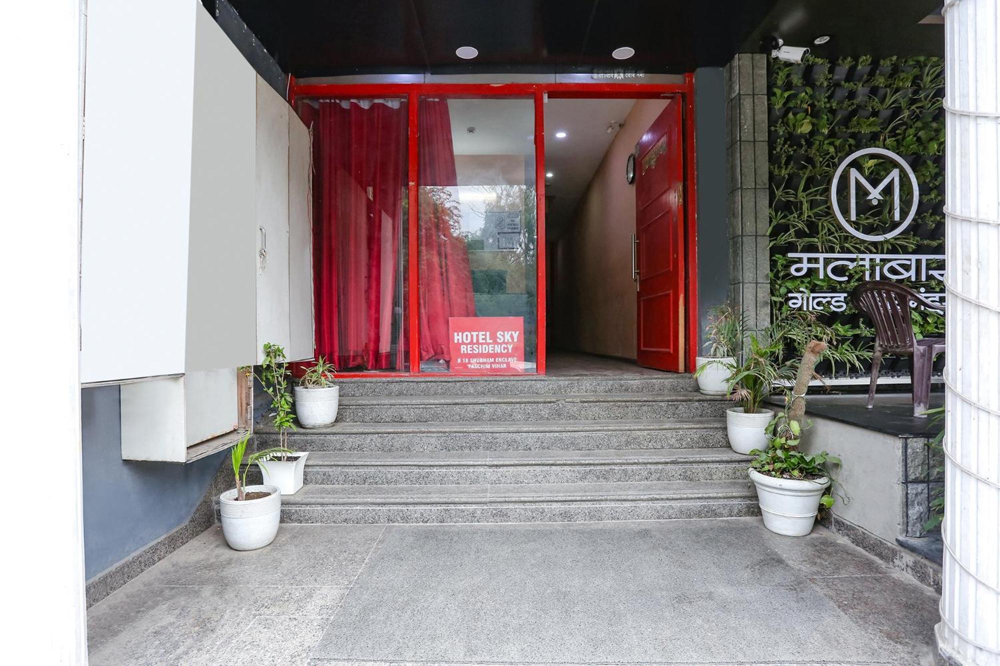 Fabhotel Sky Land Delhi  Exterior photo